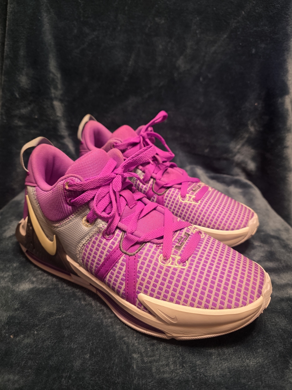 Nike Men's/Women's Pink Performance Training Sneakers